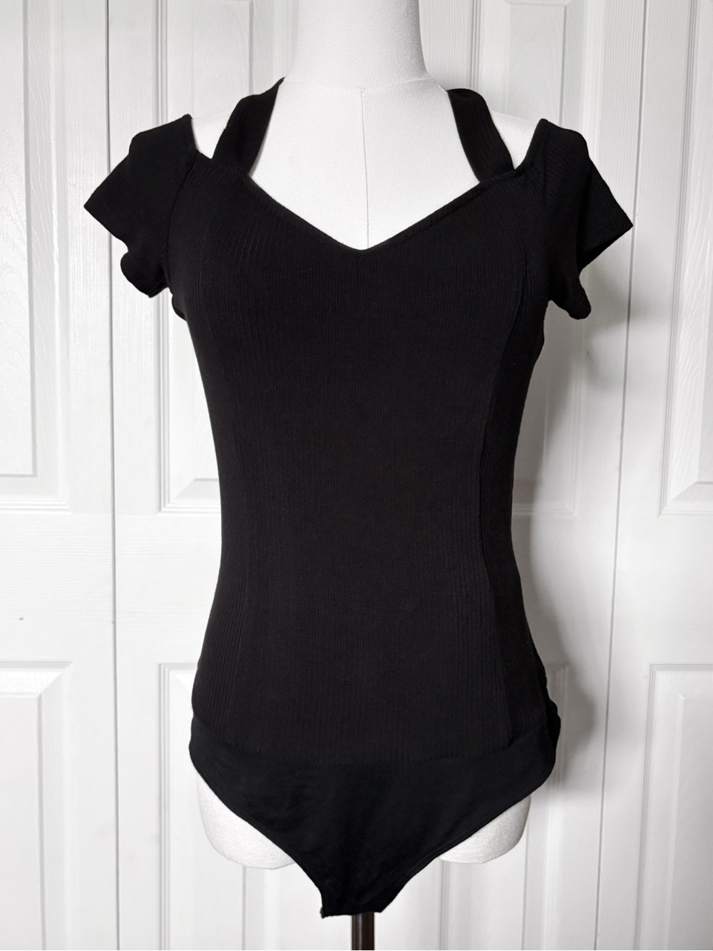 NWT Paige Anemone Bodysuit in Black Size Medium Off-Shoulder Sweetheart Top